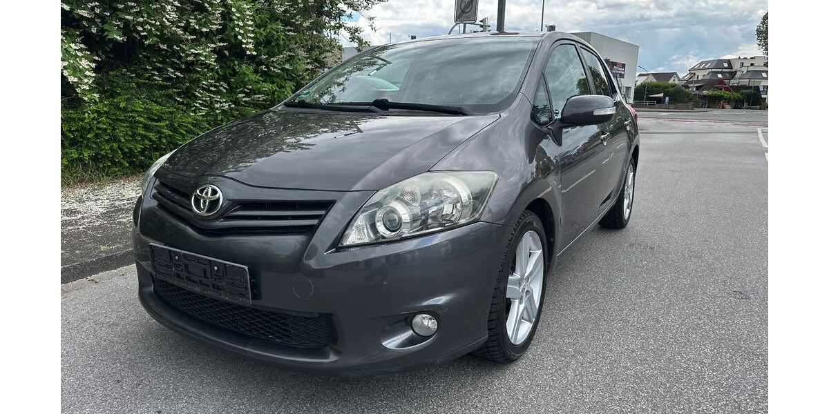 Toyota Auris 116.000 km 5.500 &euro; Paderborn 33100