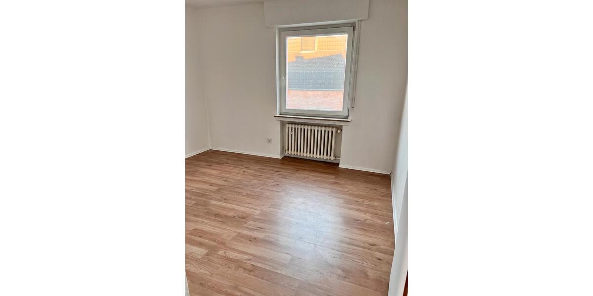 Etagenwohnung Brakel - 3.5 Zimmer, 90 m&sup2;, 550&euro; | Angebot:27594703