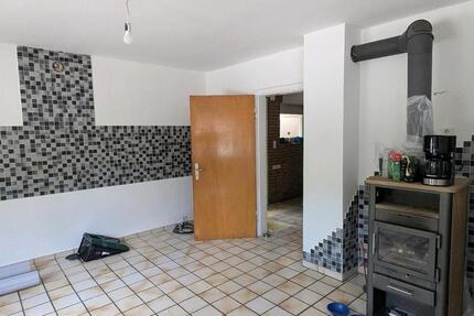 Haus Nieheim - 3 Zimmer, 110 m&sup2;, 630&euro; | Angebot:25795323