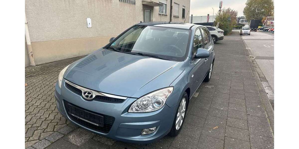 Hyundai i30 227.000 km 1.999 &euro; Paderborn 33100