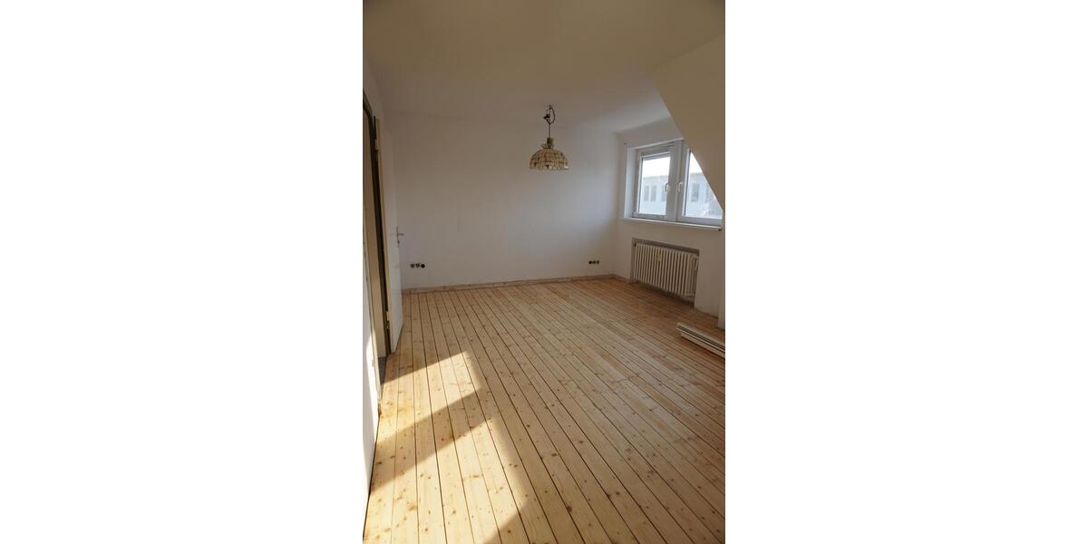 Helle 4-Zimmer-Dachgeschosswohnung 4 zimmer
