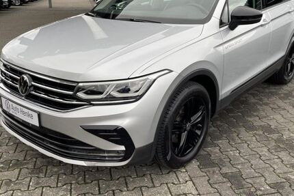 VW Tiguan 75.925 km 27.599 € Büren 33142