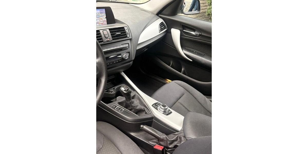 BMW 118 243.000 km 7.900 &euro; Bad Lippspringe 33175