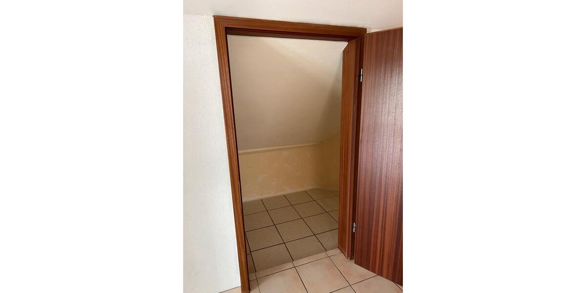 Dachgeschoßwohnung Paderborn Neuenbeken - 2 Zimmer, 80 m&sup2;, 795&euro; | Angebot:27585759