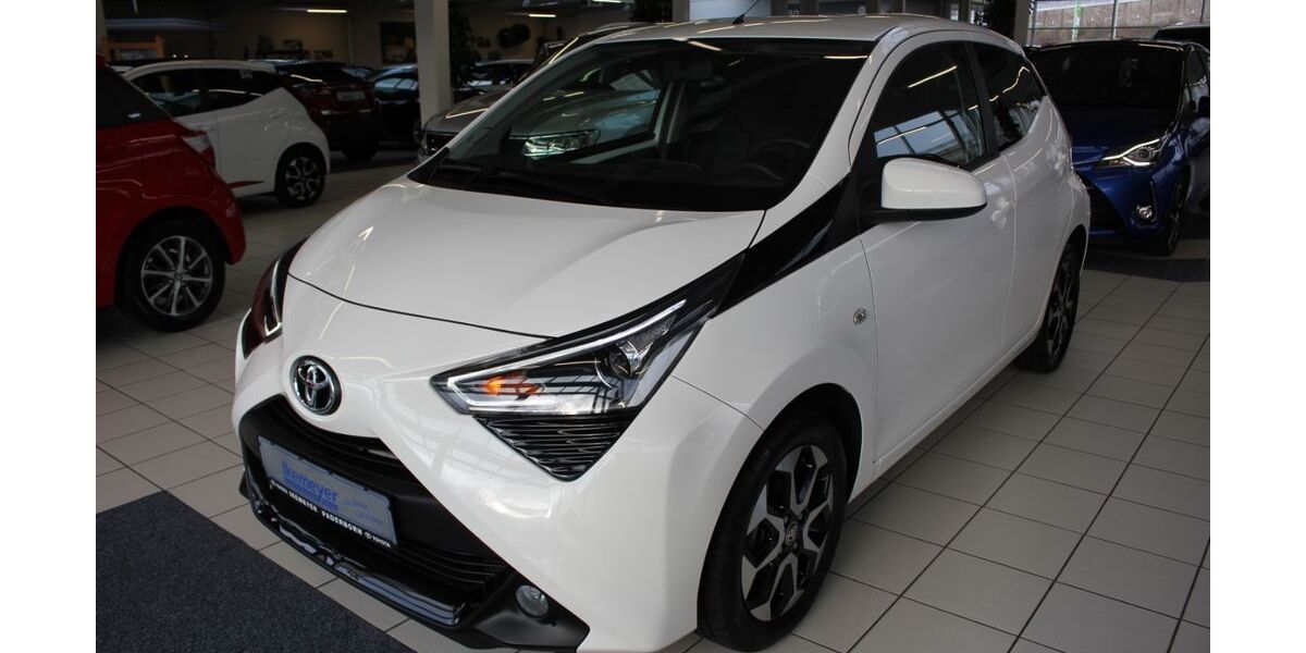 Toyota Aygo (X) 35.250 km 11.890 &euro; Paderborn 33104