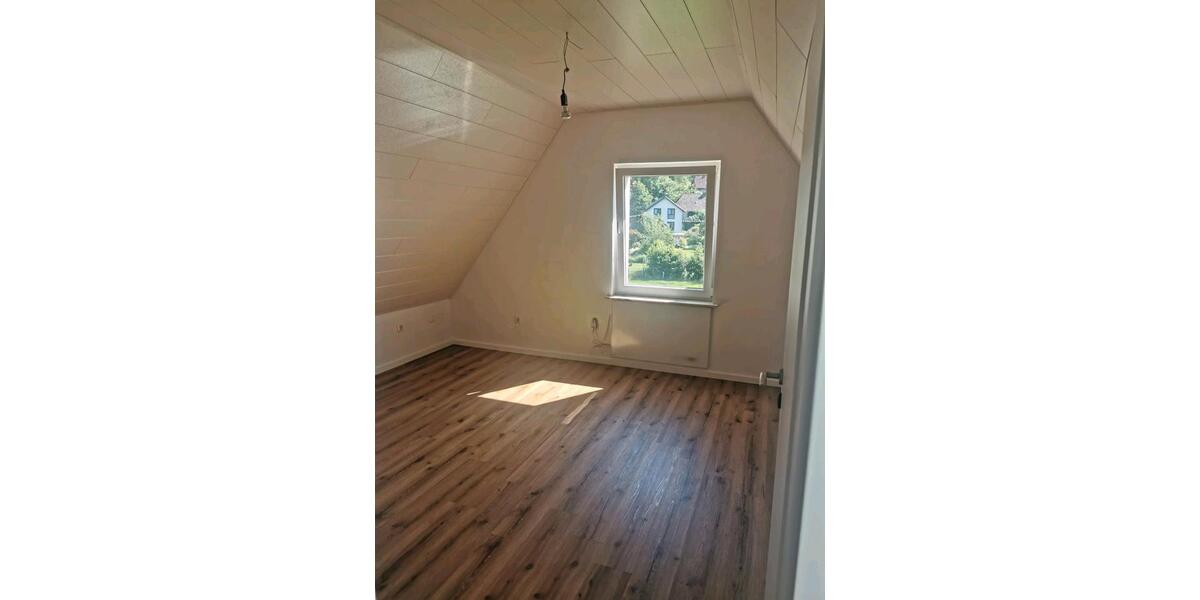 Etagenwohnung Altenbeken - 4 Zimmer, 120 m&sup2;, 850&euro; | Angebot:27540787