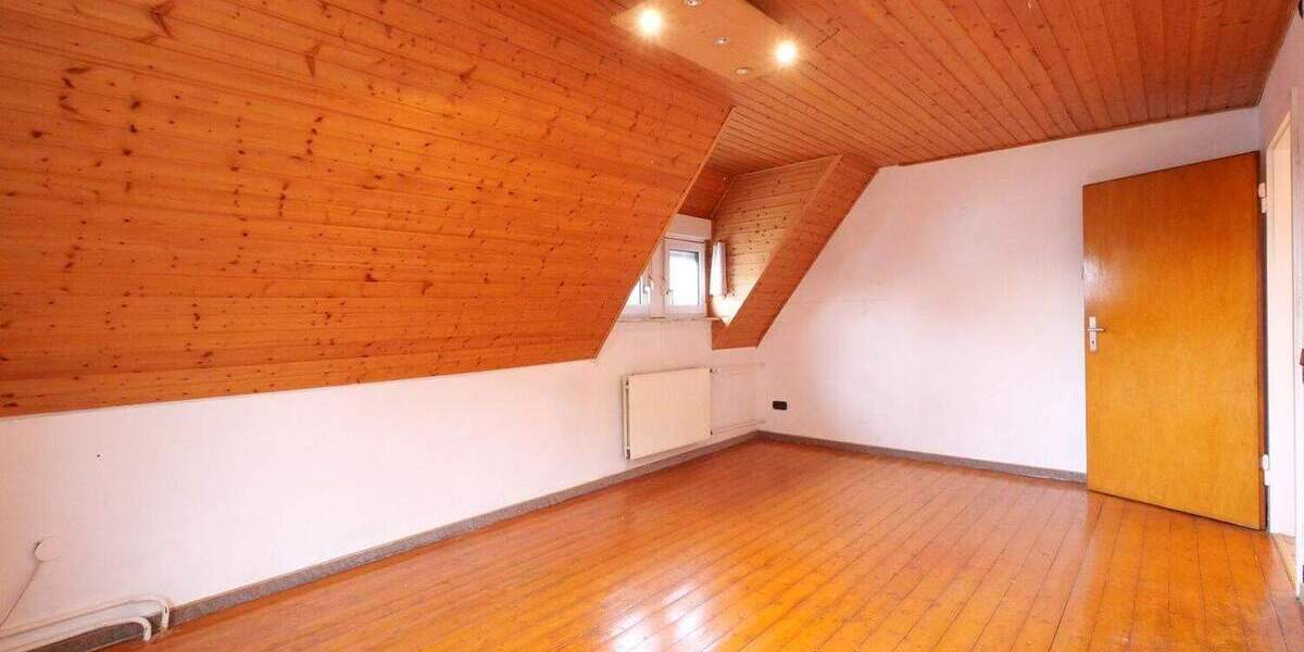 Mehrfamilienhaus, Wohnhaus Paderborn / Schloß Neuhaus Schloß Neuhaus - 6 Zimmer, 135 m&sup2;, 299.000&euro; | Angebot:25688039