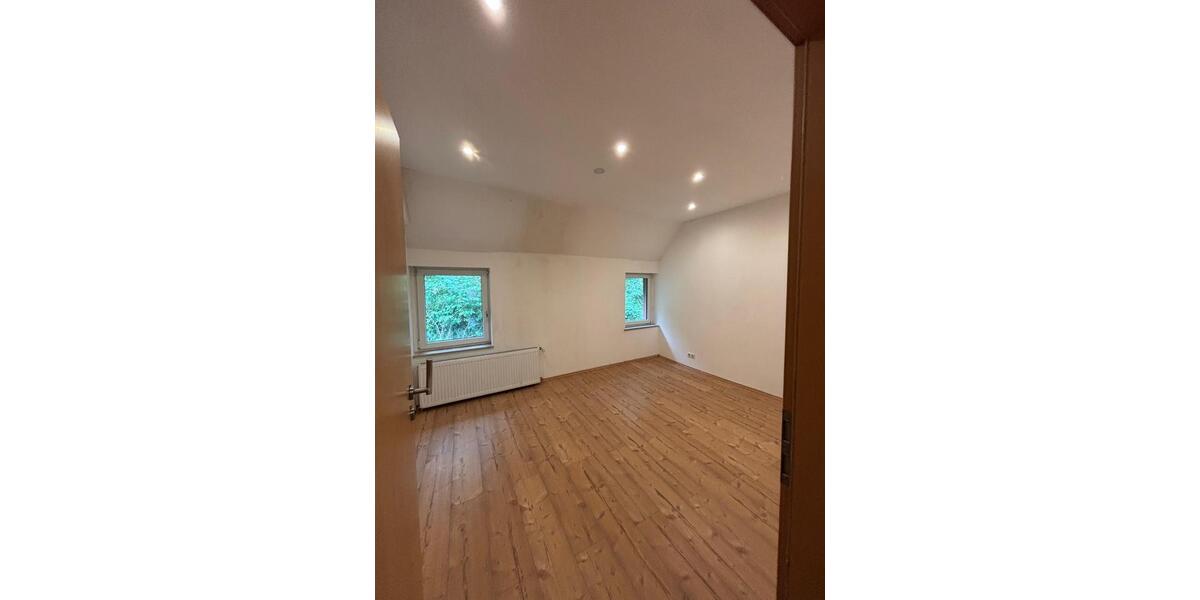 Doppelhaushälfte Schlangen - 6 Zimmer, 200 m&sup2;, 1.200&euro; | Angebot:27614907