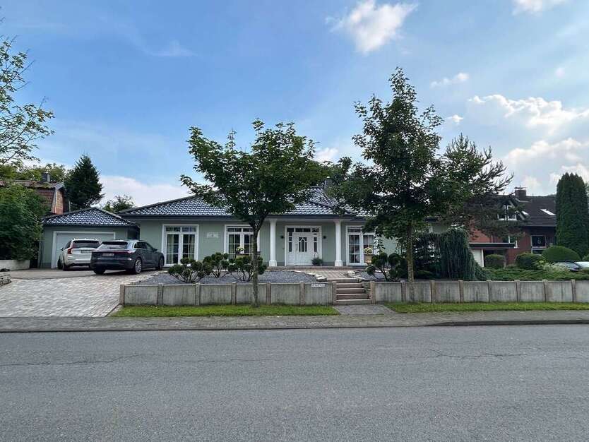 Haus zum Kaufen in Lichtenau-Asseln 1.100.000 € 302 m²