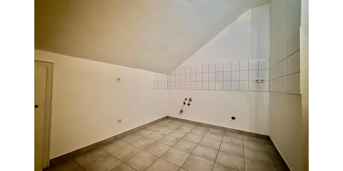 2 Zimmer DG Wohnung in ruhiger Lage von Marienloh 2 zimmer