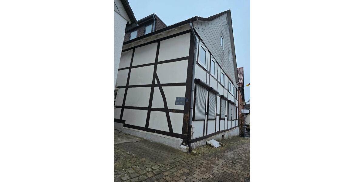 Mehrfamilienhaus, Wohnhaus Nieheim - 13 Zimmer, 420 m&sup2;, 210.000&euro; | Angebot:26058573