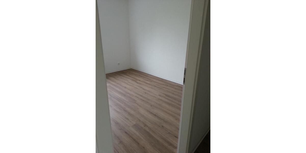 Dachgeschoßwohnung Paderborn - 3 Zimmer, 77 m&sup2;, 750&euro; | Angebot:26476688