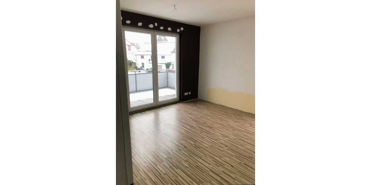 Dachgeschoßwohnung Steinheim - 3 Zimmer, 78 m&sup2;, 730&euro; | Angebot:25714476