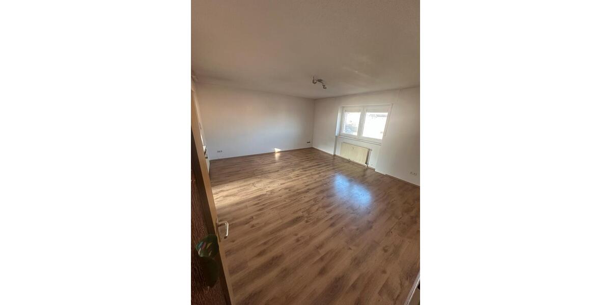 Etagenwohnung Detmold - 3 Zimmer, 76 m&sup2;, 155.000&euro; | Angebot:24767732