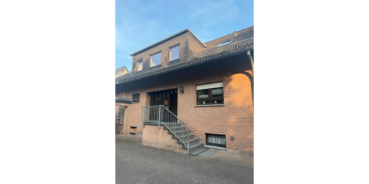 Etagenwohnung Schlangen - 4 Zimmer, 120 m&sup2;, 1.350&euro; | Angebot:27535700