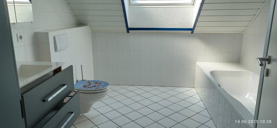 Dachgeschoßwohnung Altenbeken - 3 Zimmer, 112 m&sup2;, 730&euro; | Angebot:26623837