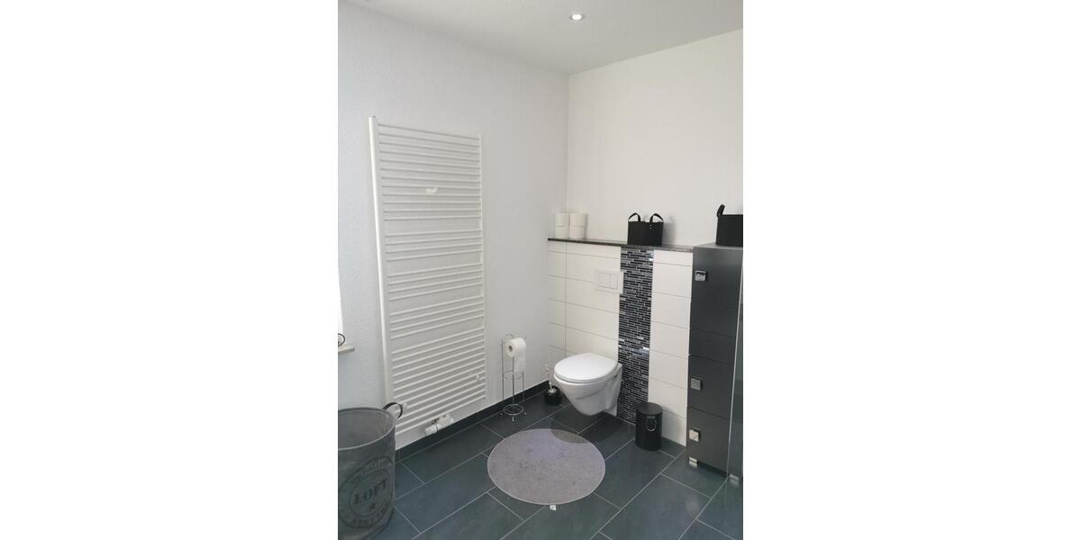 Etagenwohnung Brakel - 1 Zimmer, 140 m&sup2;, 1.200&euro; | Angebot:26036380