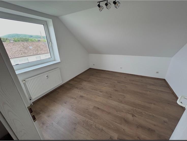 Dachgeschoßwohnung Delbrück - 3 Zimmer, 62 m&sup2;, 550&euro; | Angebot:25801239