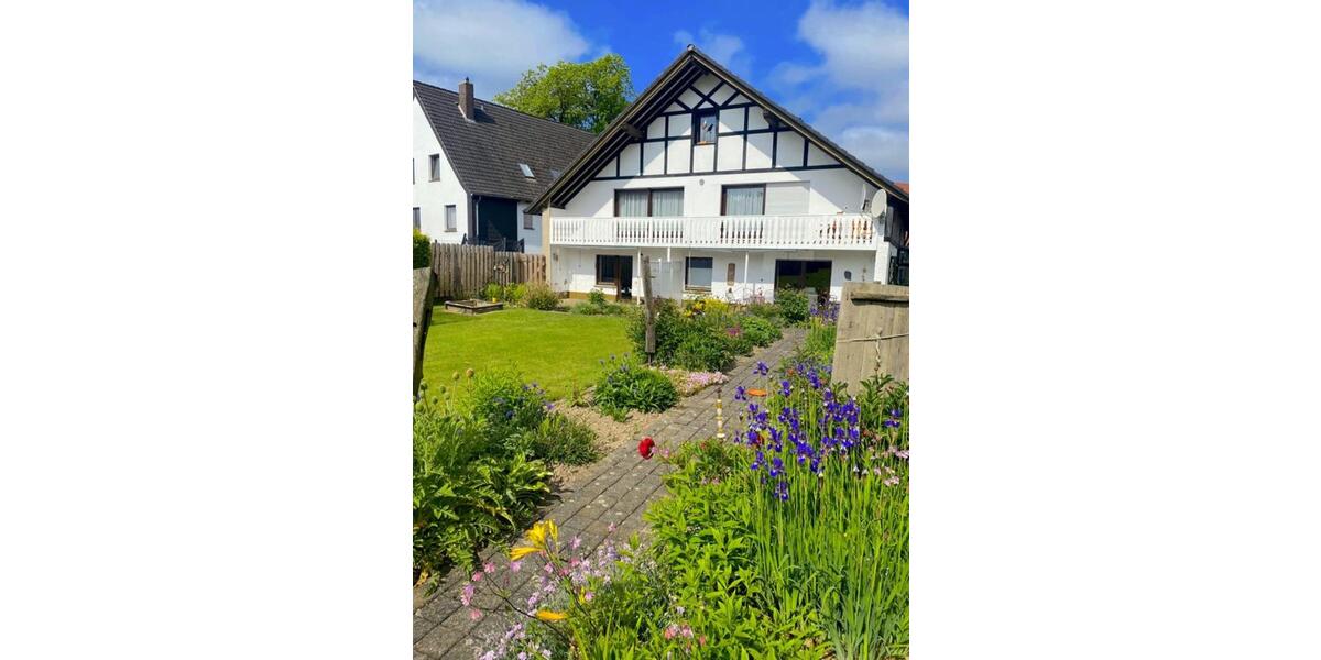 Einfamilienhaus Bad Wünnenberg - 14 Zimmer, 330 m&sup2;, 420.000&euro; | Angebot:24292514