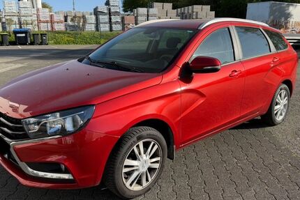 Lada Vesta 179.383 km 4.900 &euro; Paderborn 33106