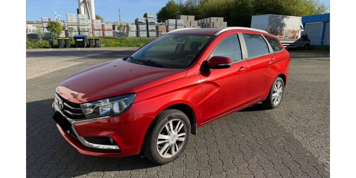 Lada Vesta 179.383 km 4.900 &euro; Paderborn 33106