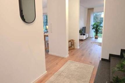 Haus Schloß Holte-Stukenbrock Stukenbrock - 7 Zimmer, 155 m&sup2;, 1.900&euro; | Angebot:27615727