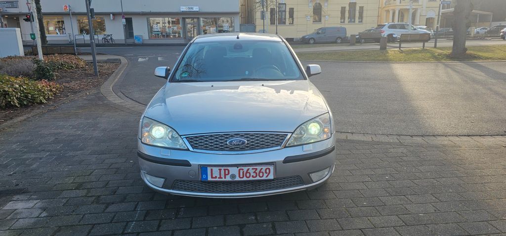 Ford Mondeo 179.000 km 2.500 € Detmold 32756