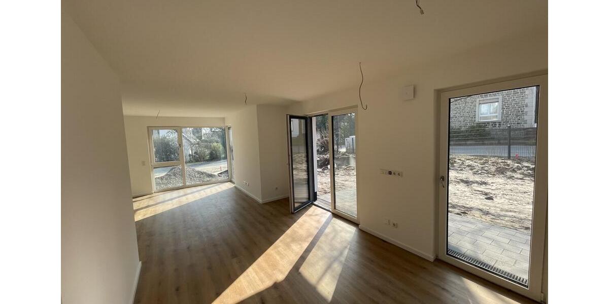 Erdgeschoßwohnung Detmold Hiddesen - 3 Zimmer, 90 m&sup2;, 1.300&euro; | Angebot:26660209