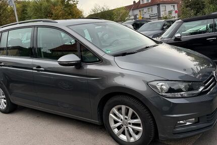 VW Touran 134.000 km 11.699 &euro; Detmold 32758