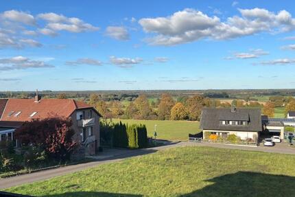 Schicke 4-Zi Wohnung + Balkon, Terrasse & Garten in Lübbecke zimmer