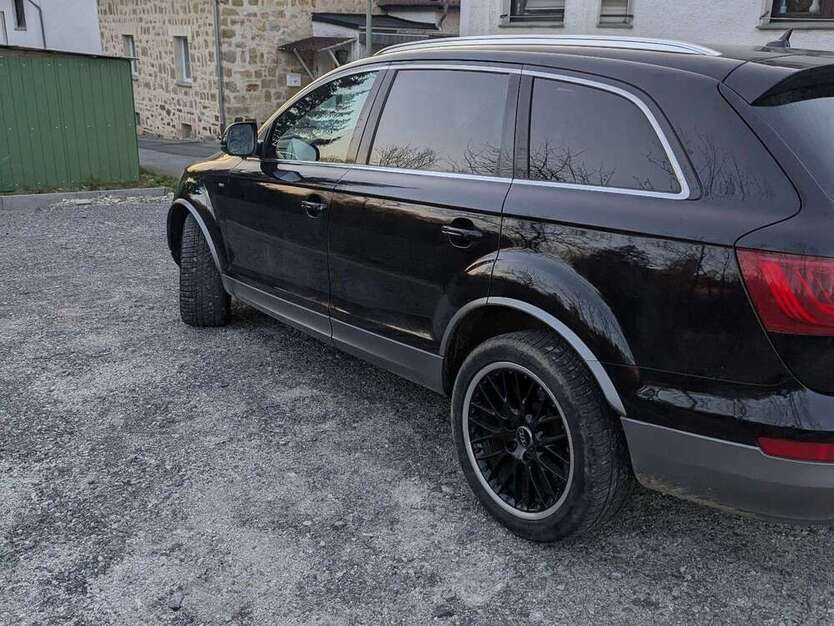 Q7