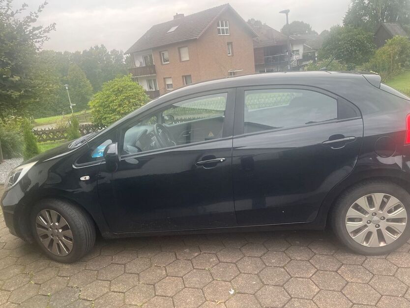 Kia Rio 100.000 km 4.200 € Altenbeken 33184