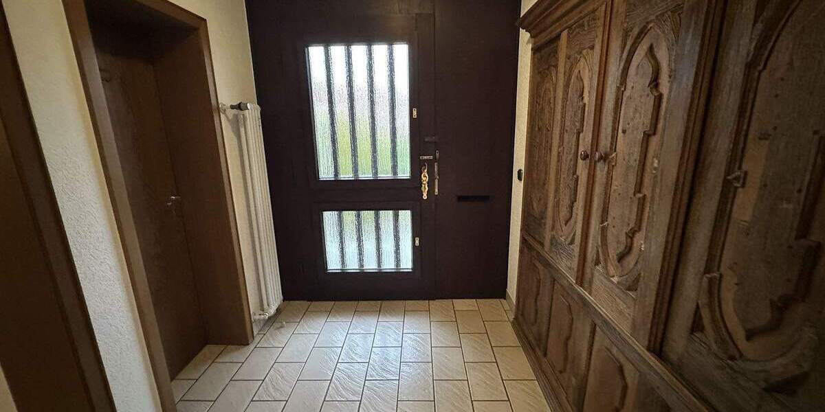 Einfamilienhaus Steinheim - 6 Zimmer, 262 m&sup2;, 299.000&euro; | Angebot:25821934