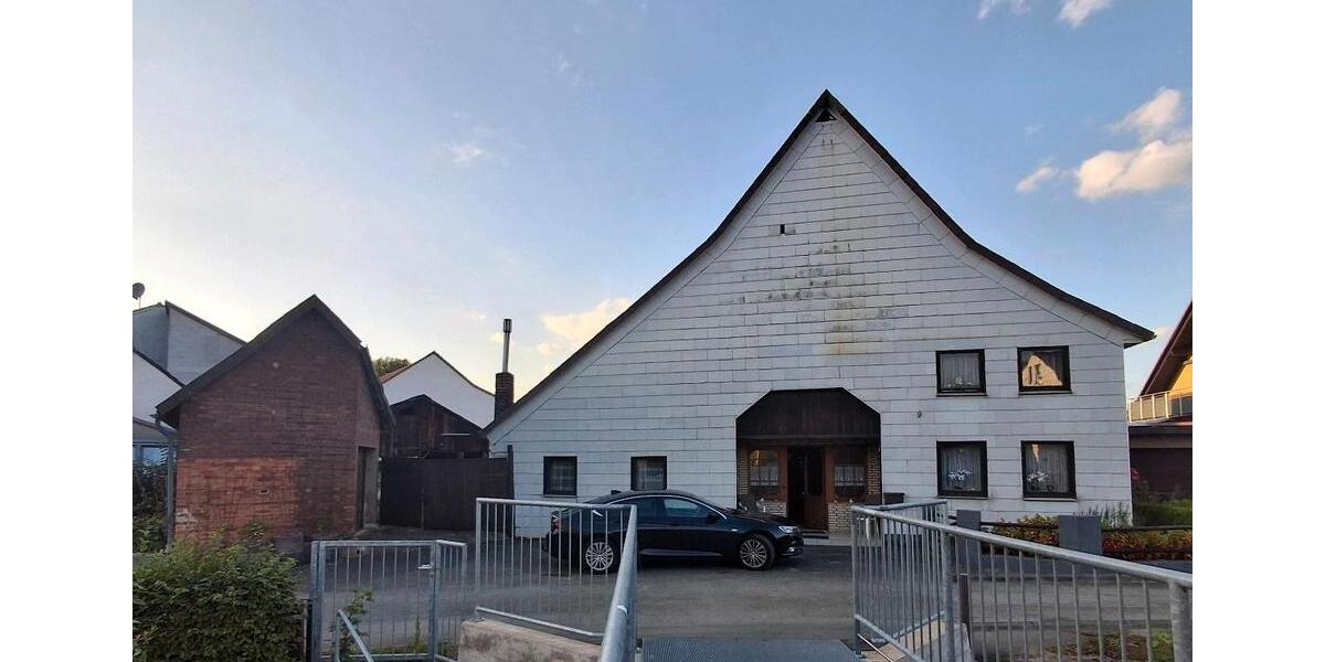 Einfamilienhaus Bad Driburg - 4 Zimmer, 730 m&sup2;, 126.000&euro; | Angebot:27426535