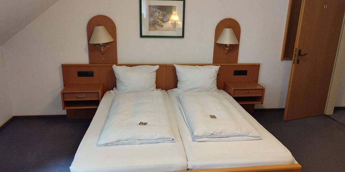 Gewerbeobjekt Nieheim - 1 Zimmer, 650.000&euro; | Angebot:25663409