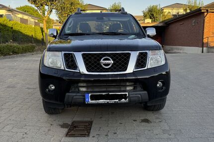 Nissan Navara 270.000 km 9.555 &euro; Detmold 32756