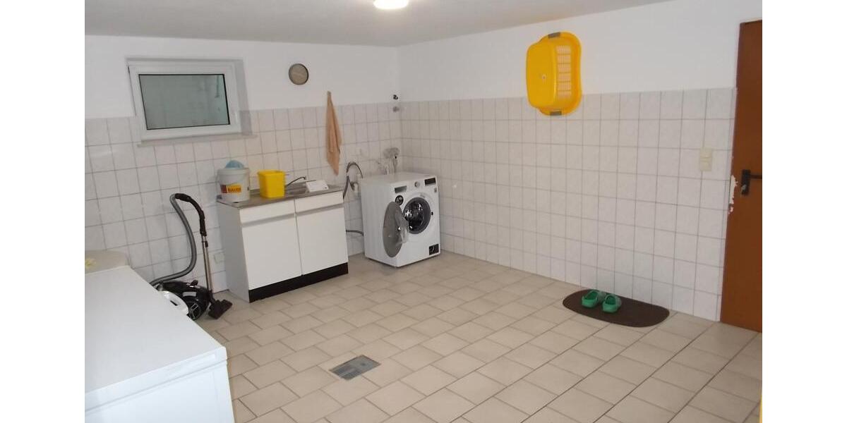 Einfamilienhaus Willebadessen - 5 Zimmer, 150 m&sup2;, 330.000&euro; | Angebot:26090077