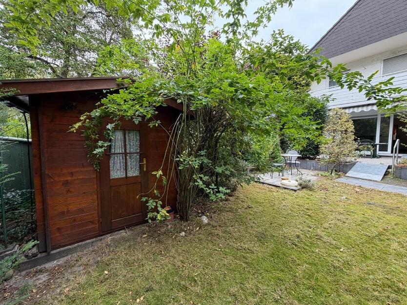 Gepflegtes 4-Zimmer-Endreihenhaus mit Garten, Keller, Garage zimmer