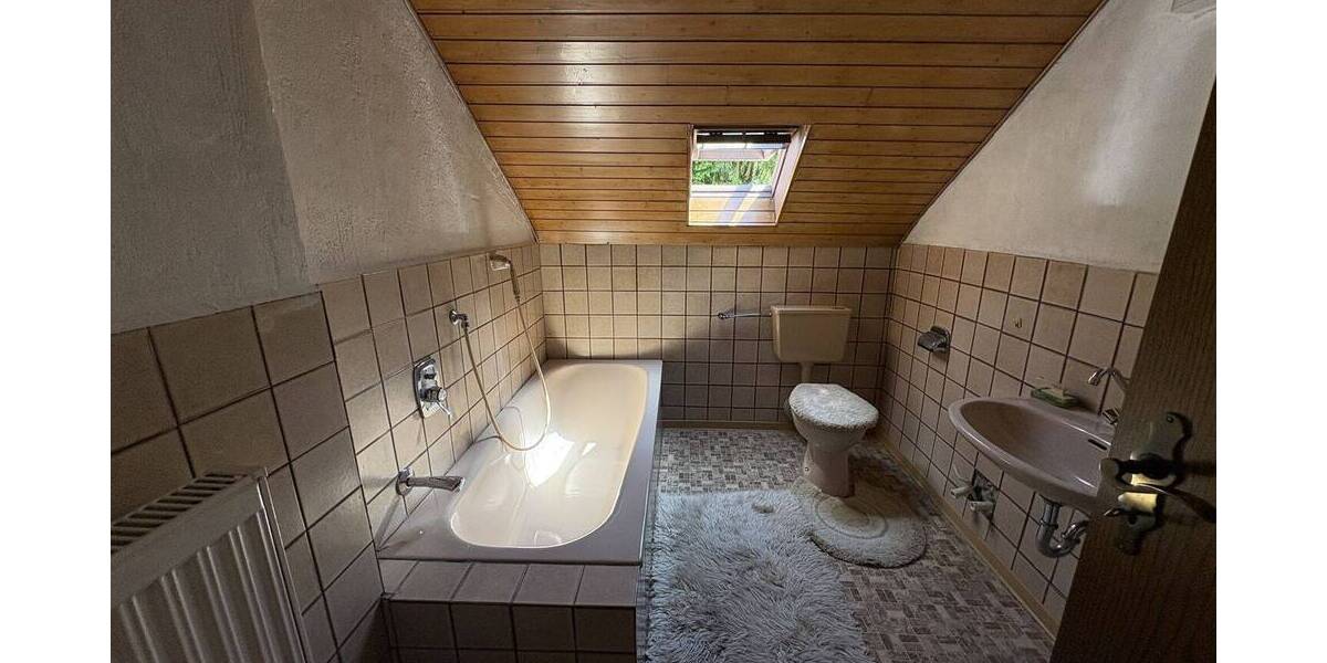 Mehrfamilienhaus, Wohnhaus Altenbeken - 8 Zimmer, 171 m&sup2;, 298.000&euro; | Angebot:26816526