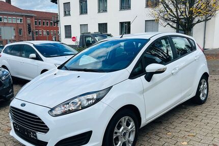 Ford Fiesta 105.000 km 4.900 € Bielefeld 33647