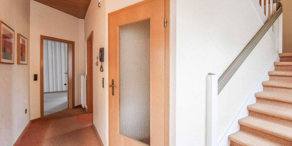 Einfamilienhaus Oerlinghausen - 8 Zimmer, 196 m&sup2;, 349.000&euro; | Angebot:26188984