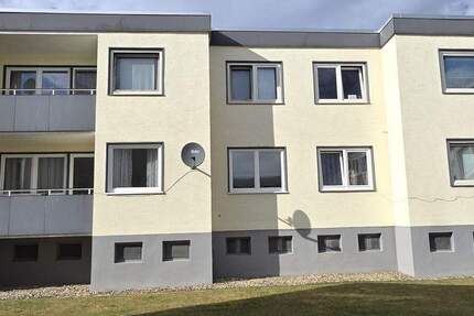 Charmante 3-Zimmer-Wohnung mit Balkon Schloß Neuhaus 3 zimmer