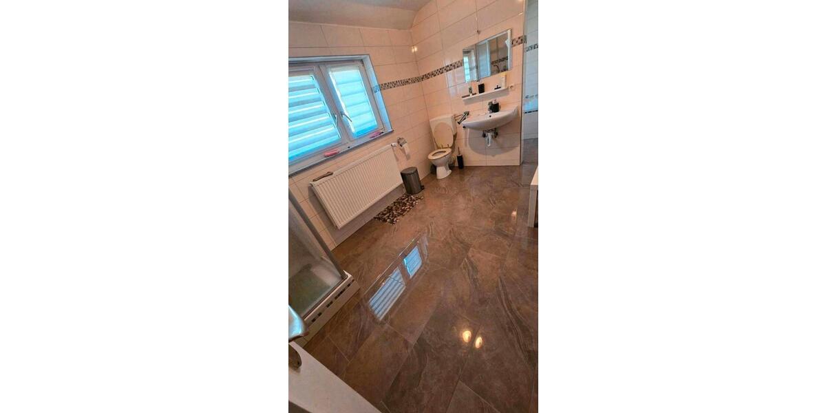Einfamilienhaus Bad Driburg - 8 Zimmer, 220 m&sup2;, 320.000&euro; | Angebot:26939531
