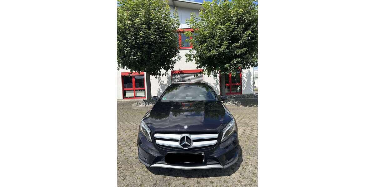 Mercedes-Benz GLA 200 61.000 km 17.950 &euro; Brakel 33034