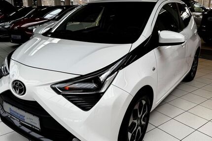 Toyota Aygo (X) 21.060 km 12.490 &euro; Paderborn 33104