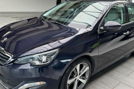 Peugeot 308 132.000 km 5.900 &euro; Detmold 32758