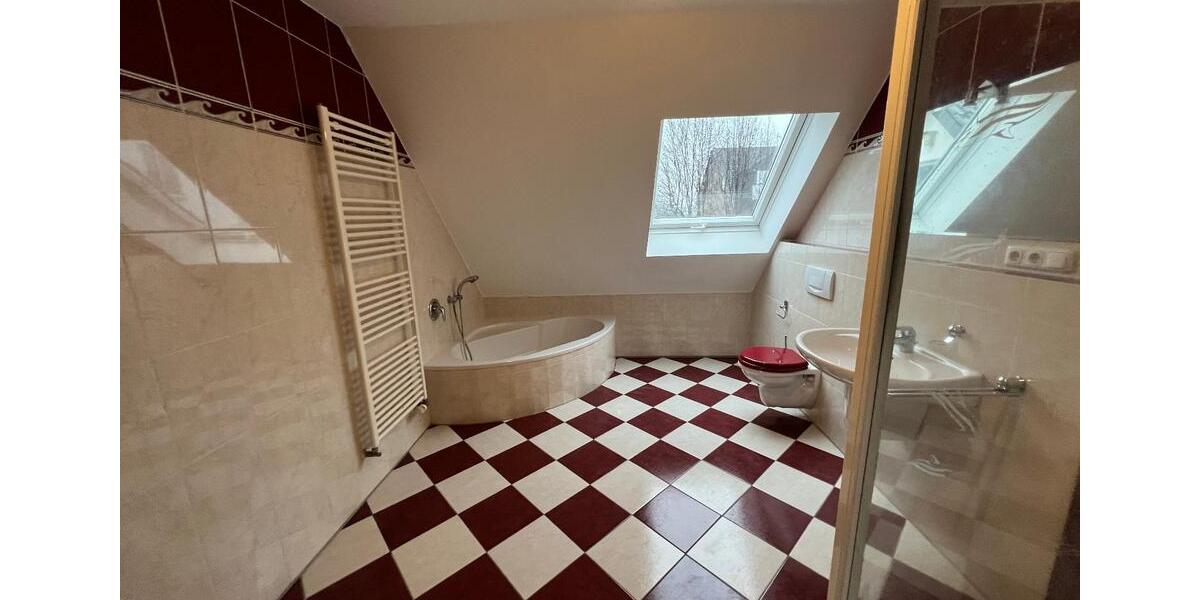 Maisonettenwohnung Delbrück - 3 Zimmer, 120 m&sup2;, 980&euro; | Angebot:26478125
