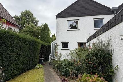 Gepflegtes 4-Zimmer-Endreihenhaus mit Garten, Keller, Garage zimmer