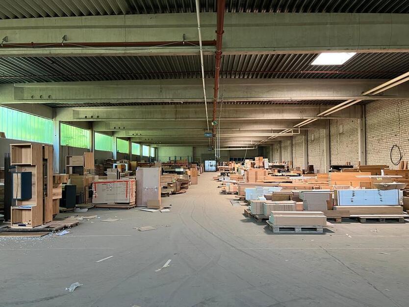 Logistikstandort mit Potenzial – Hallenhöhe 7 m, Rampen & Lkw-Zufahrt in Delbrück! zimmer