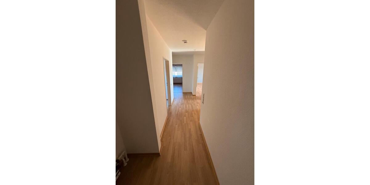Dachgeschoßwohnung Detmold Hiddesen - 3 Zimmer, 73 m&sup2;, 490&euro; | Angebot:25353899